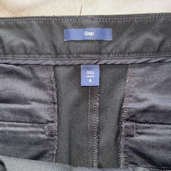 GAP Black Twill Downtown City Shorts Cuffs 11” Inseam Flat Front Belt Loops Sz 6 - Picture 2 of 12